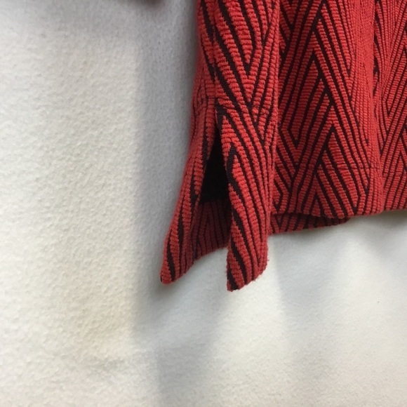 Chico's Red & Black Chevron Pattern 3/4 Sleeve Top - Picture 7 of 10